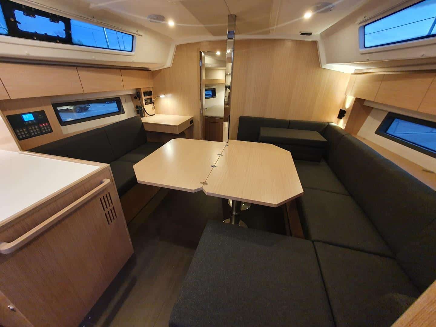 Bavaria C42 — photo 5