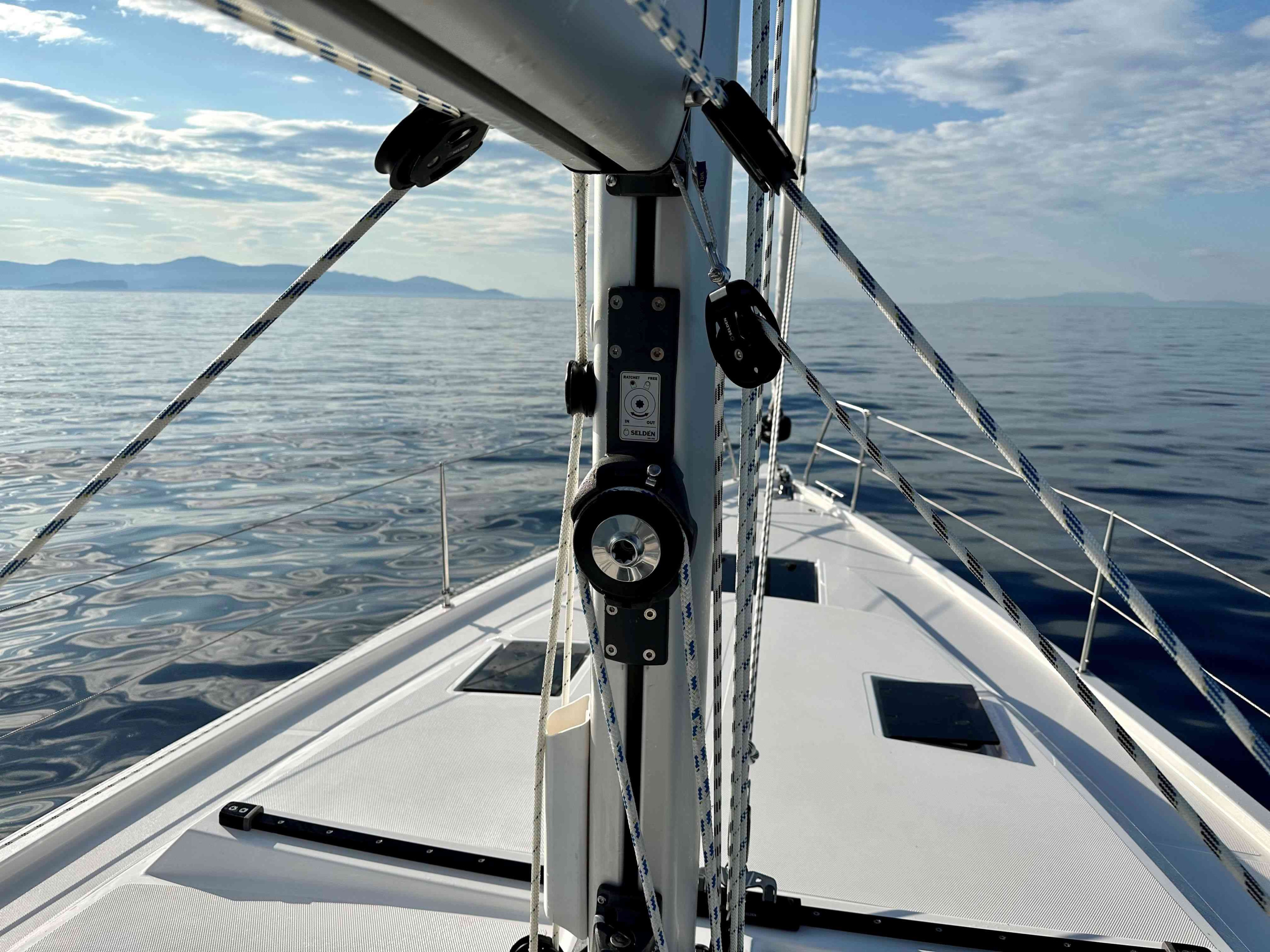 Bavaria C42 — photo 8
