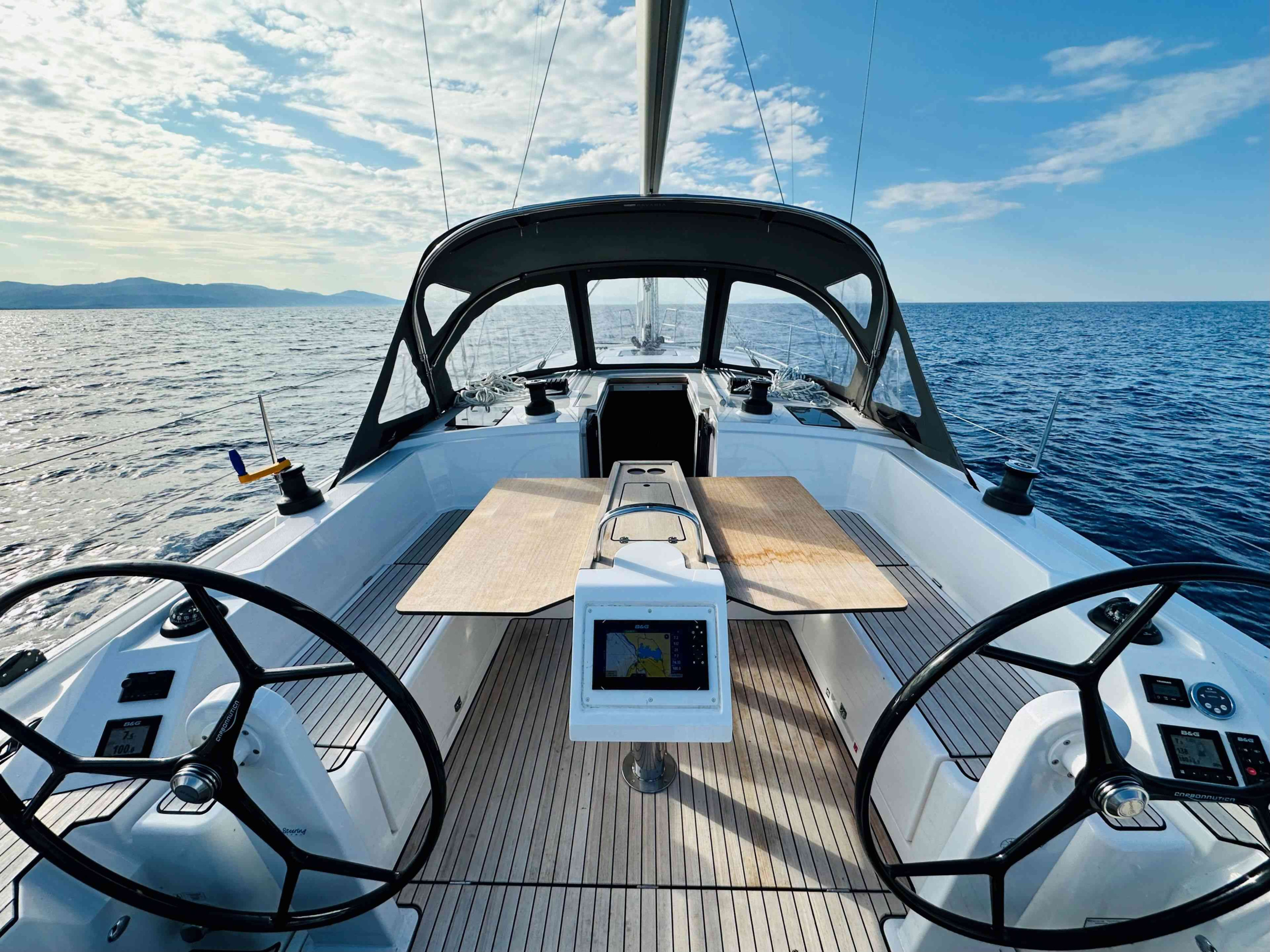 Bavaria C42 — photo 12