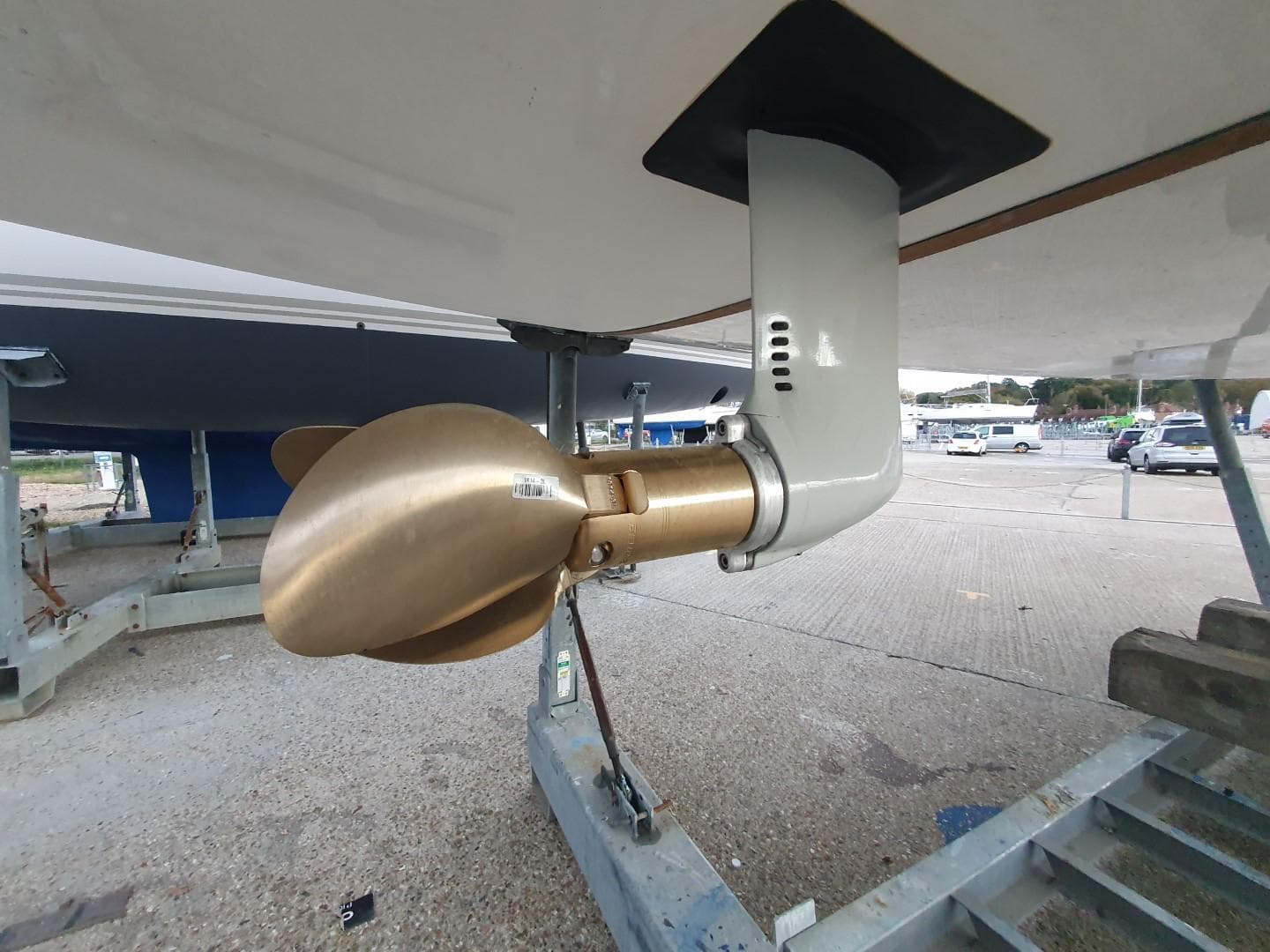 Bavaria C42 — photo 26