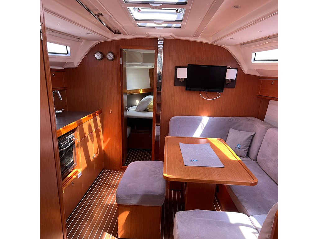 Bavaria Cruiser 41 — photo 14
