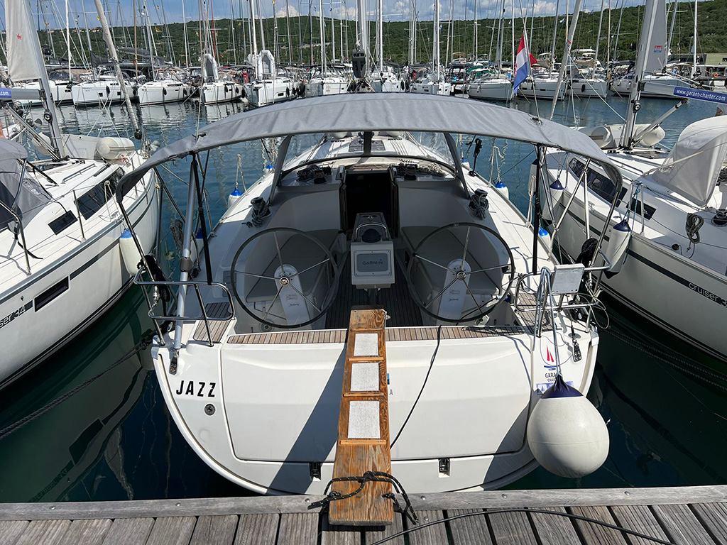 Bavaria Cruiser 41 — photo 25