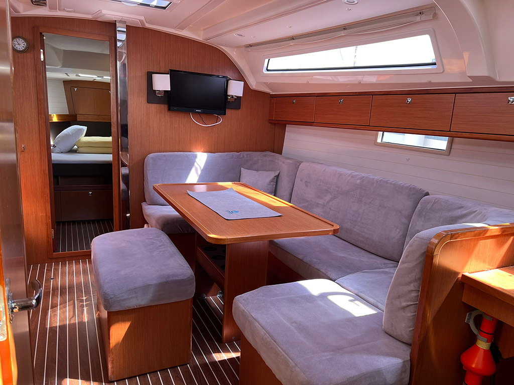 Bavaria Cruiser 41 — photo 27