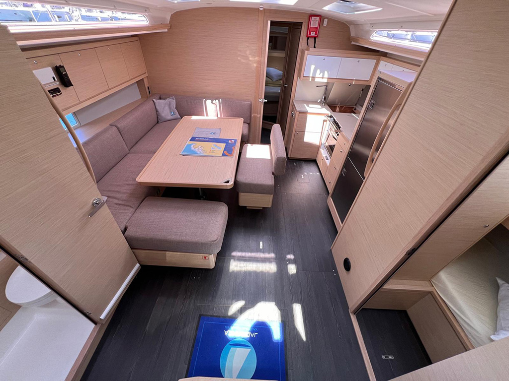 Dufour 470 - 5 cabins — photo 3