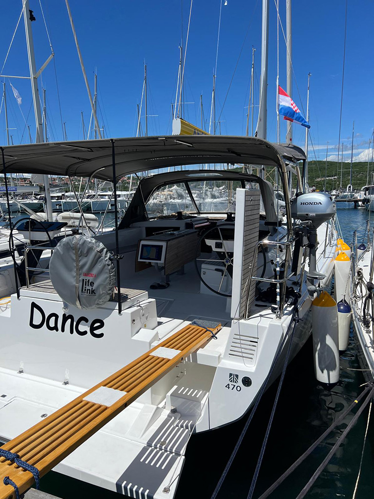 Dufour 470 - 5 cabins — photo 8