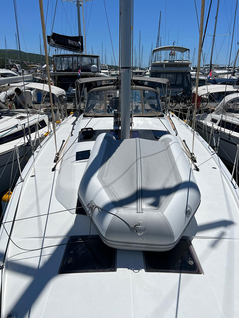 Dufour 470 - 5 cabins — photo 40