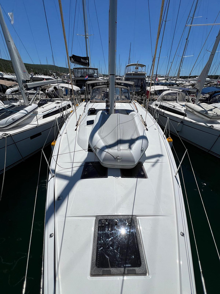 Dufour 470 - 5 cabins — photo 10