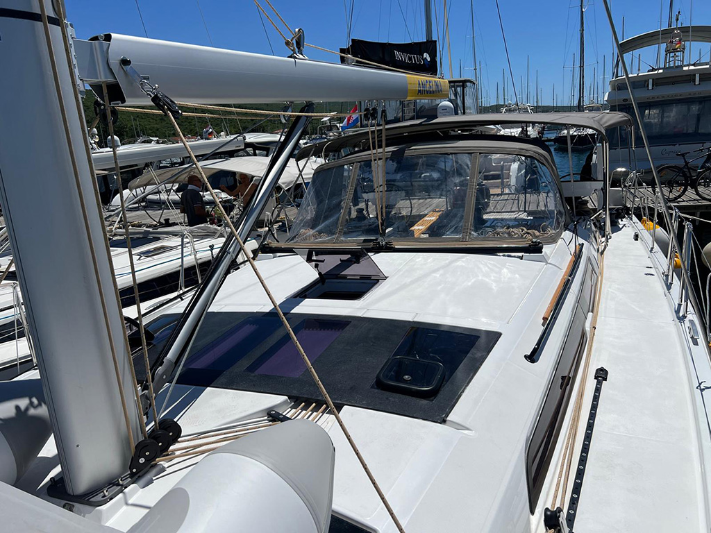 Dufour 470 - 5 cabins — photo 2