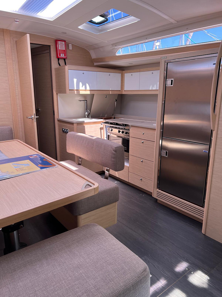 Dufour 470 - 5 cabins — photo 35