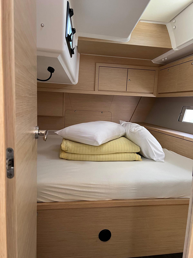 Dufour 470 - 5 cabins — photo 20