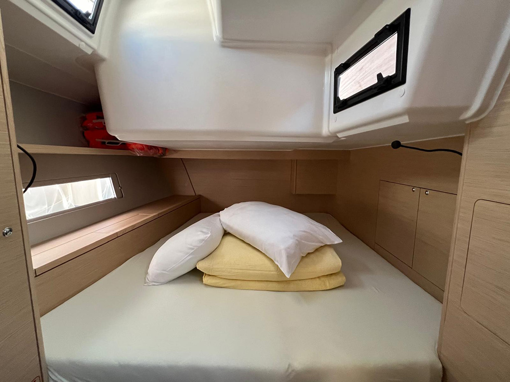 Dufour 470 - 5 cabins — photo 14