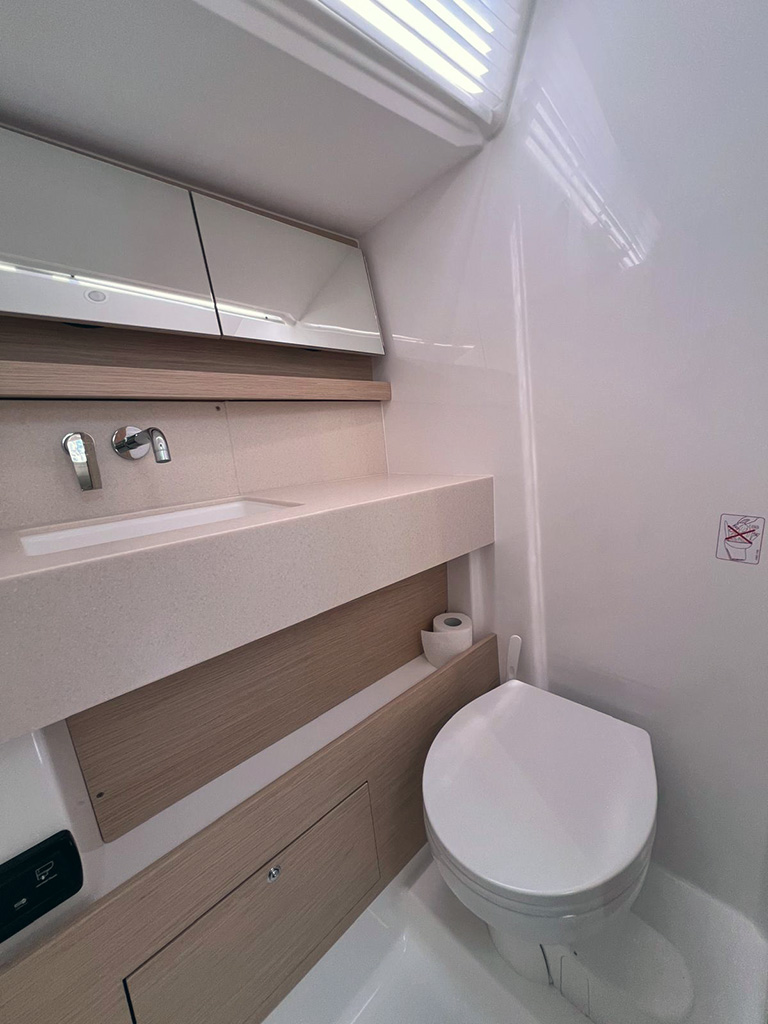 Dufour 470 - 5 cabins — photo 34