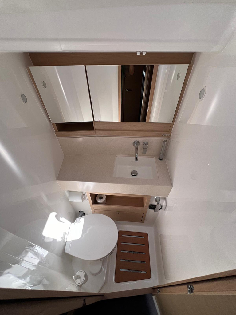 Dufour 470 - 5 cabins — photo 15