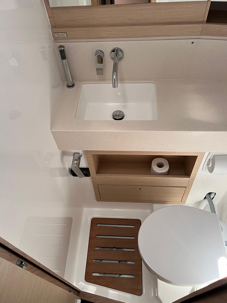 Dufour 470 - 5 cabins — photo 22