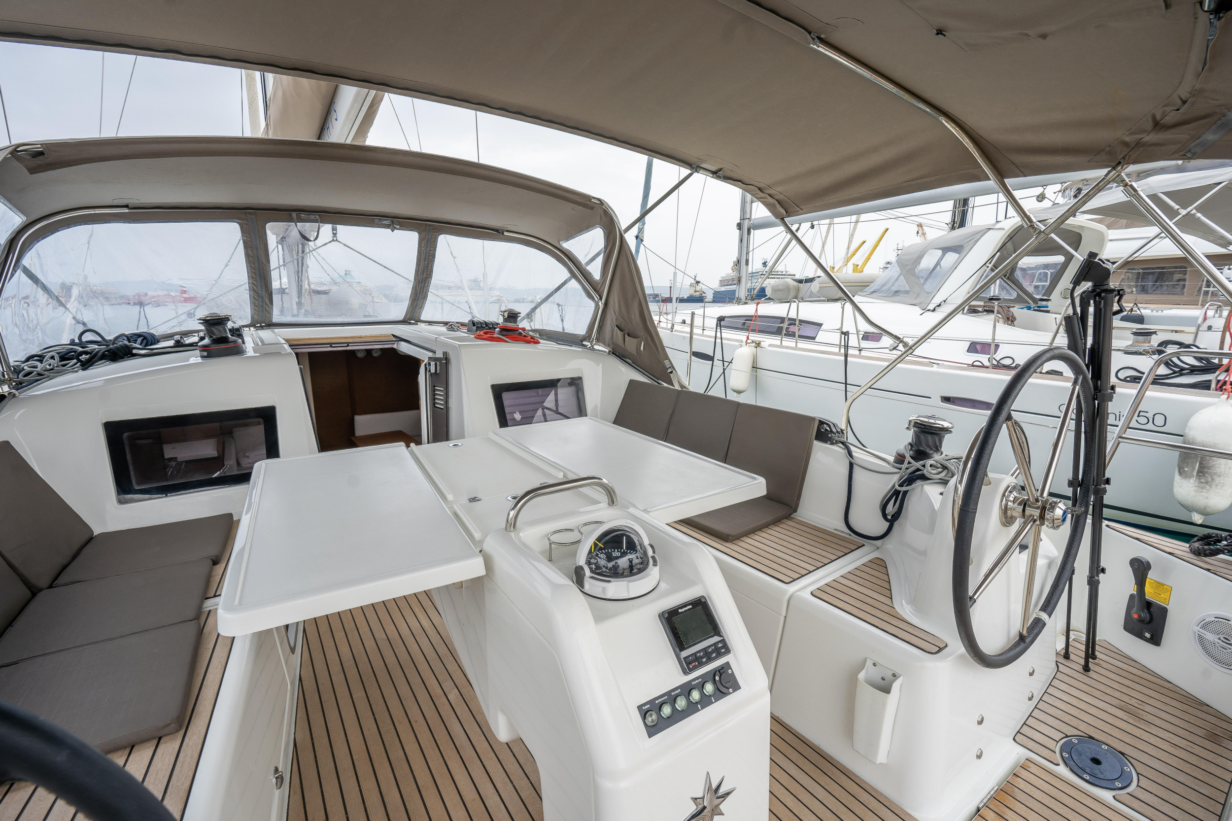 Sun Odyssey 410 — photo 11
