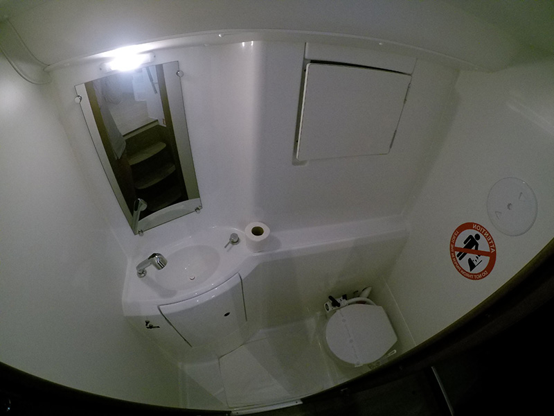Lagoon 380 — photo 20
