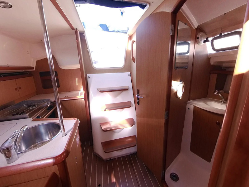 Sun Odyssey 32i — photo 7