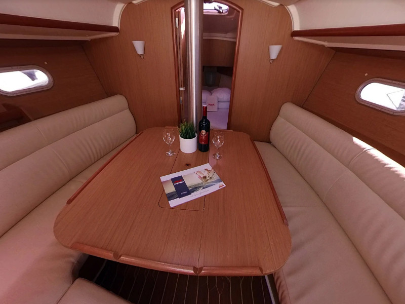 Sun Odyssey 32i — photo 3