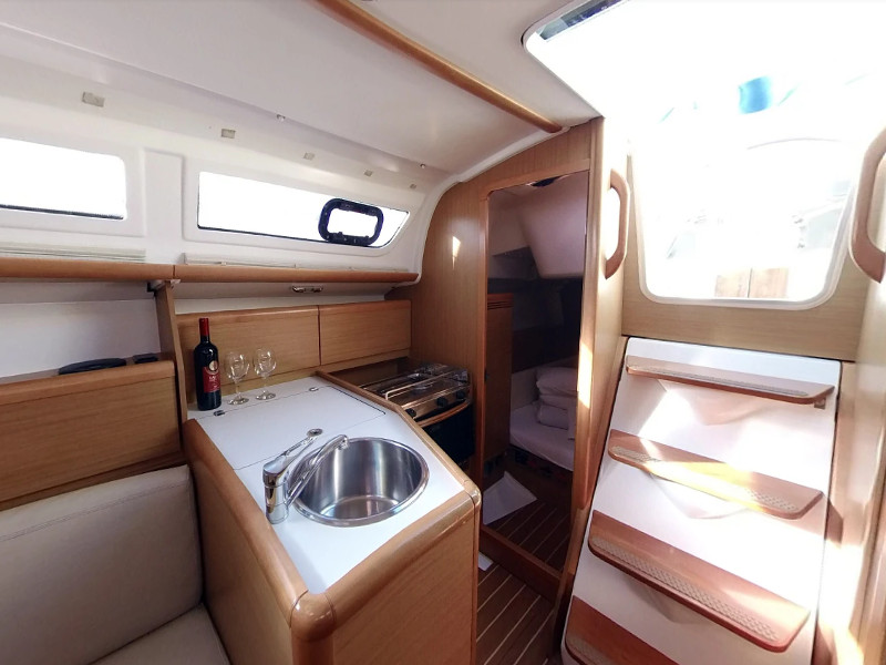 Sun Odyssey 30i — photo 9
