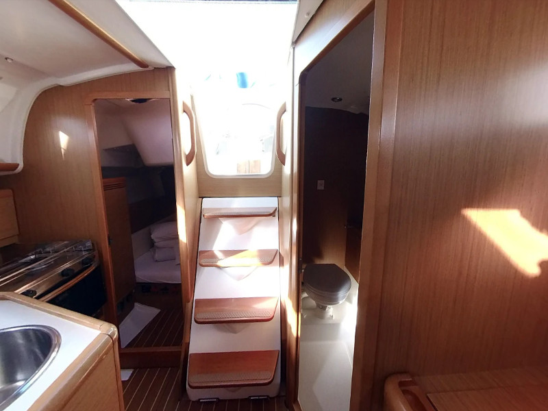 Sun Odyssey 30i — photo 8