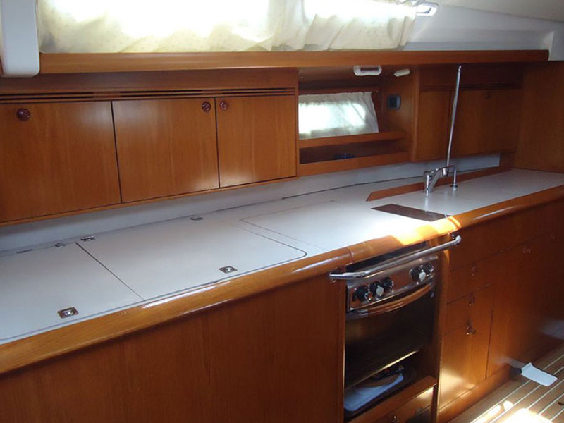 Sun Odyssey 45 (webasto) — photo 2