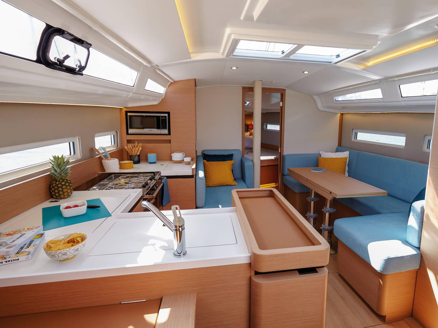 Sun Odyssey 410 — photo 2