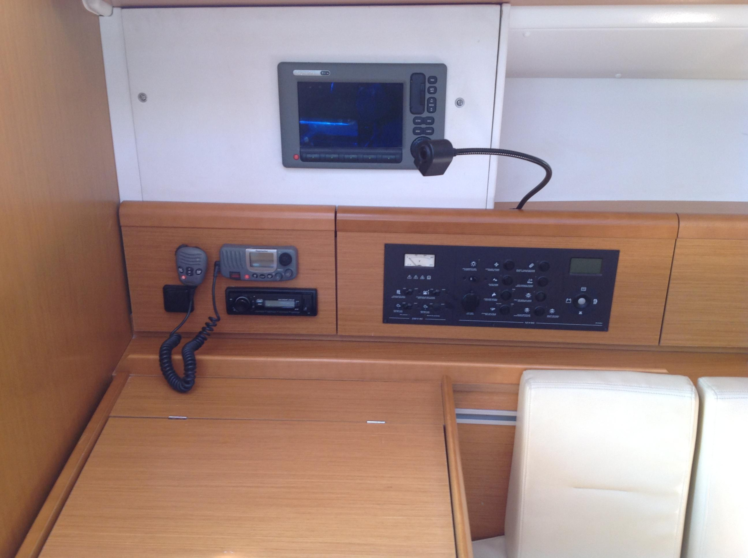 Sun Odyssey 42i — photo 10