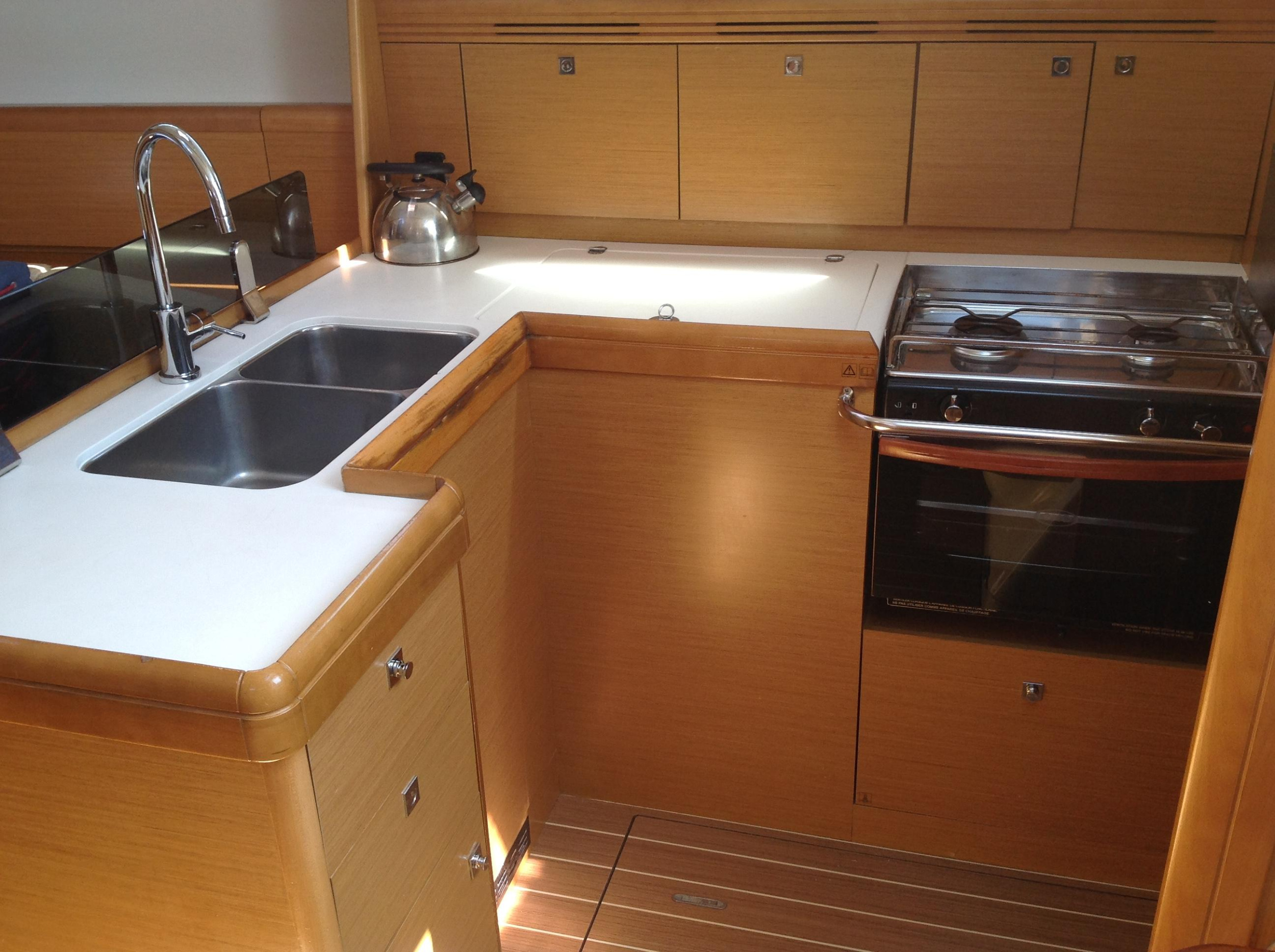 Sun Odyssey 42i — photo 11