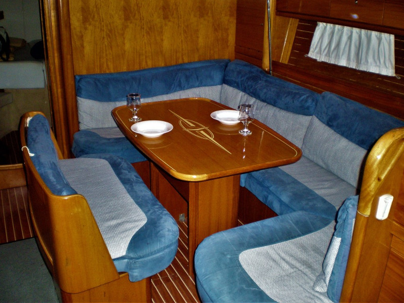 Bavaria 39 Cruiser — photo 3