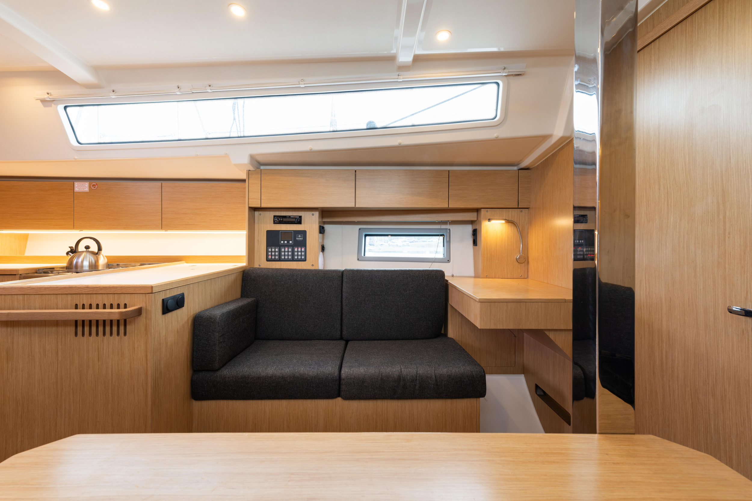 Bavaria C38 — photo 8