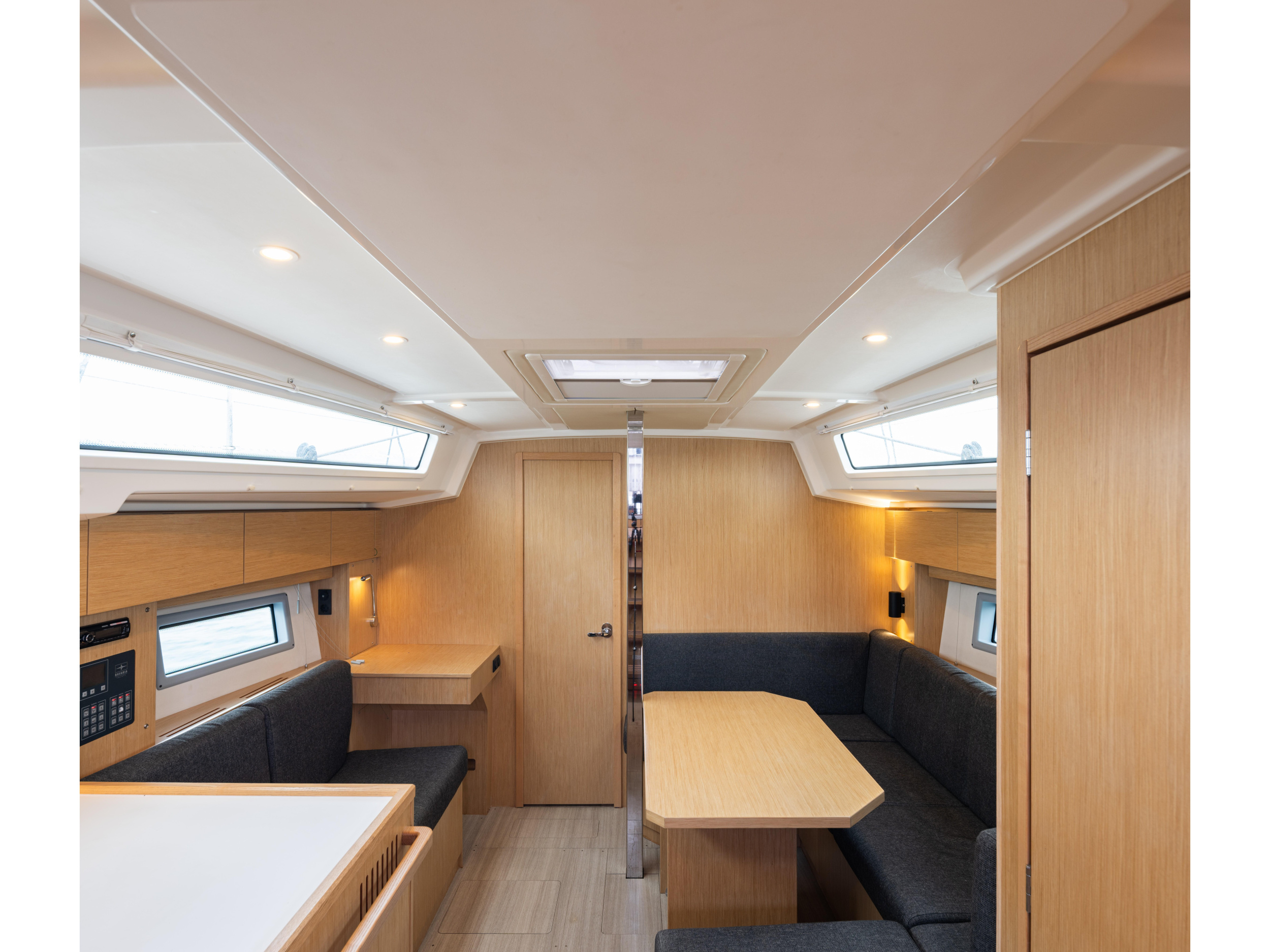Bavaria C38 — photo 15