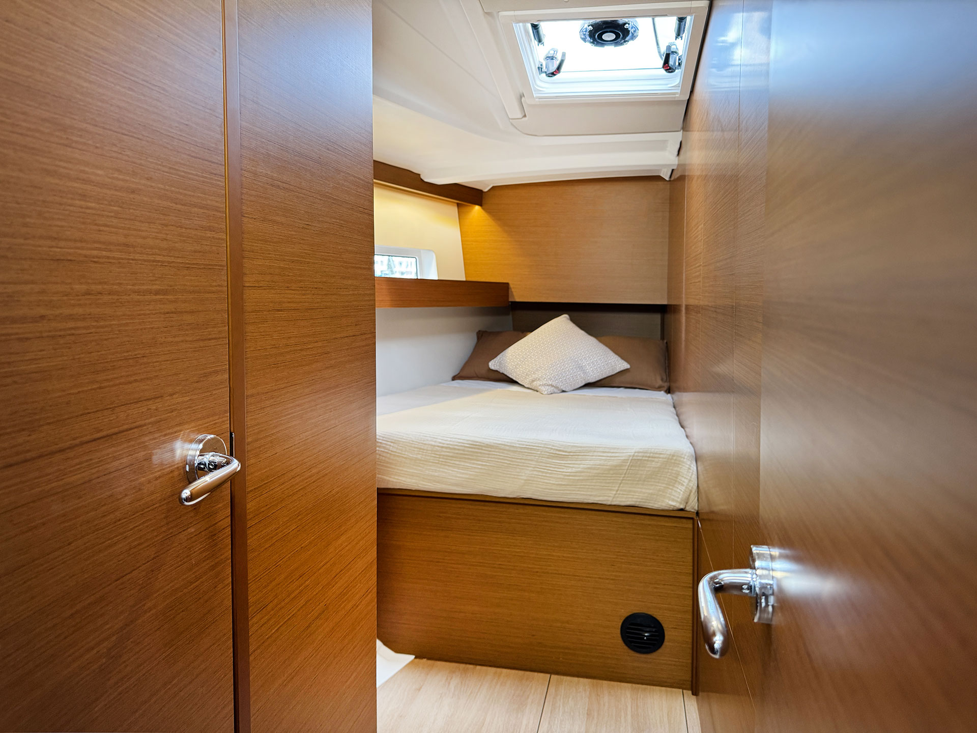 Sun Odyssey 490 — photo 8
