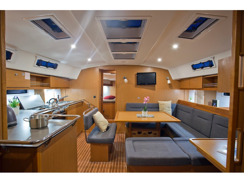 Bavaria 45 — photo 24
