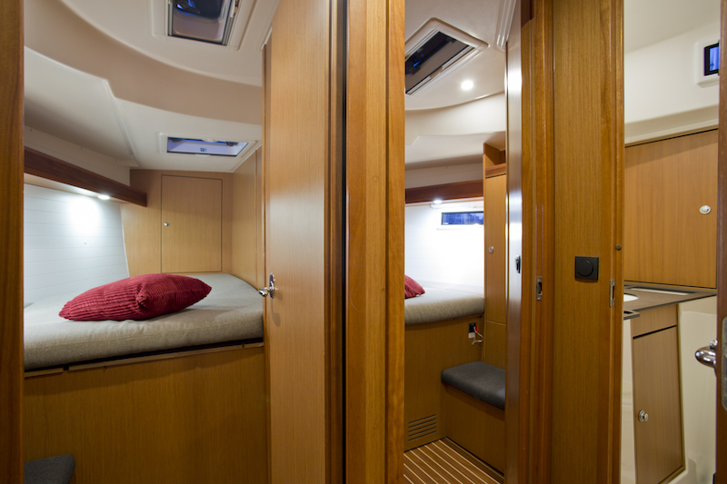 Bavaria 45 — photo 6