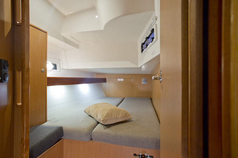 Bavaria 45 — photo 11