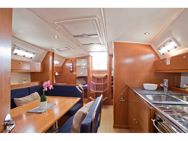 Bavaria 41 Cruiser — photo 11