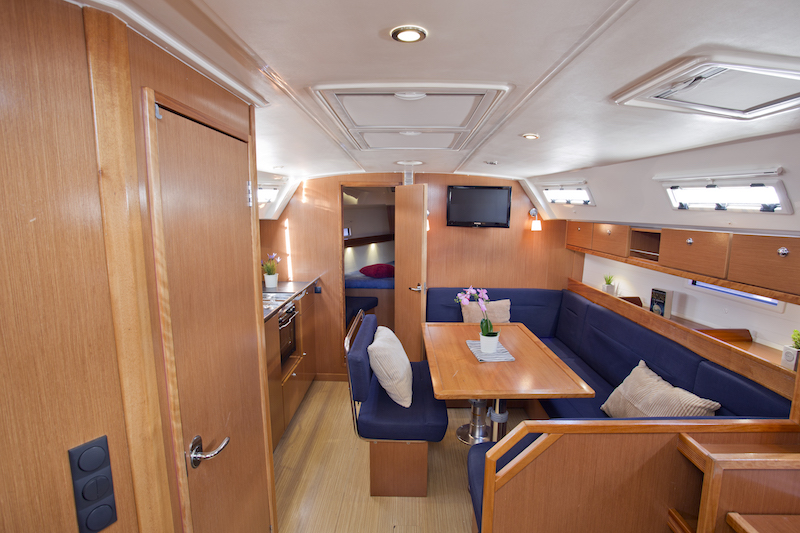 Bavaria 41 Cruiser — photo 13
