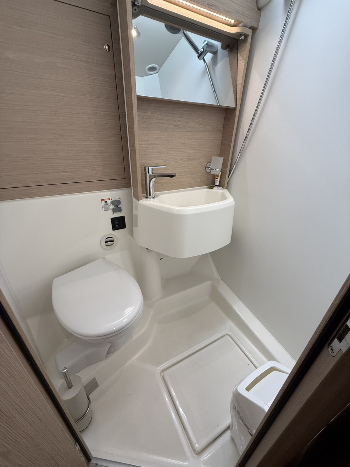 Oceanis 51.1 — photo 37
