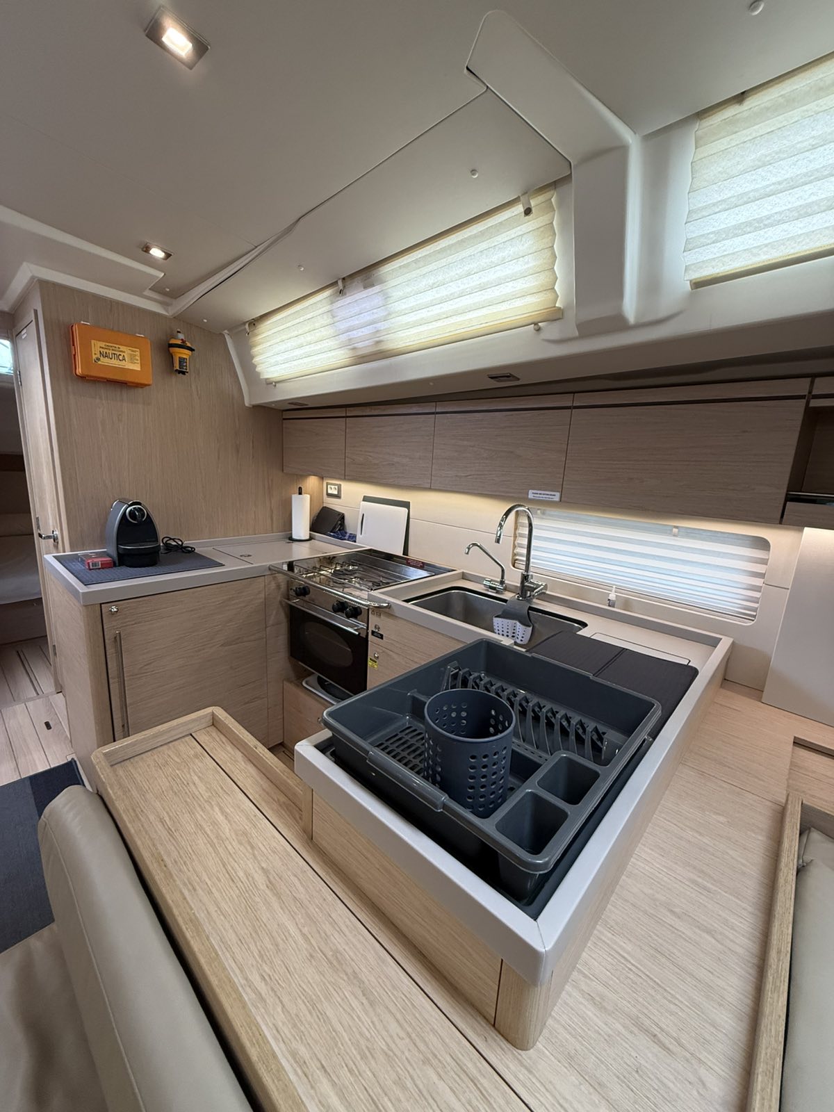 Oceanis 51.1 — photo 25