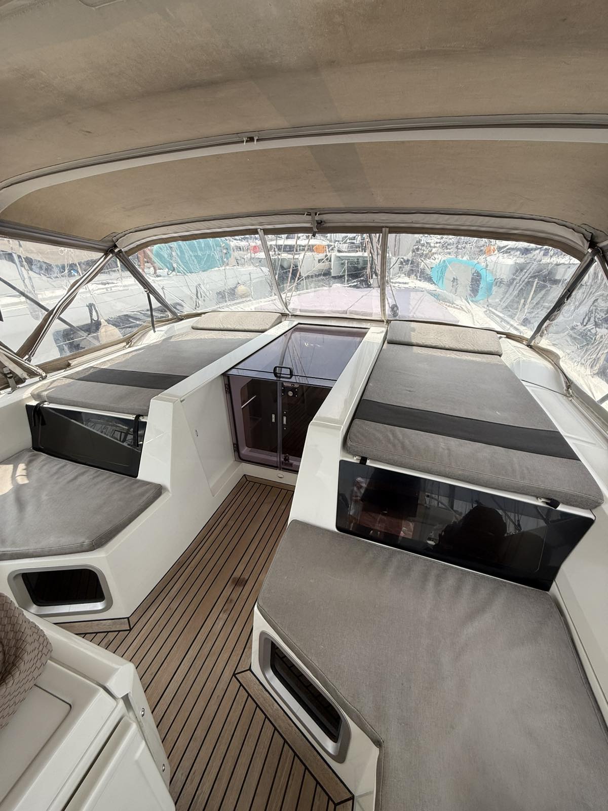 Oceanis 51.1 — photo 18