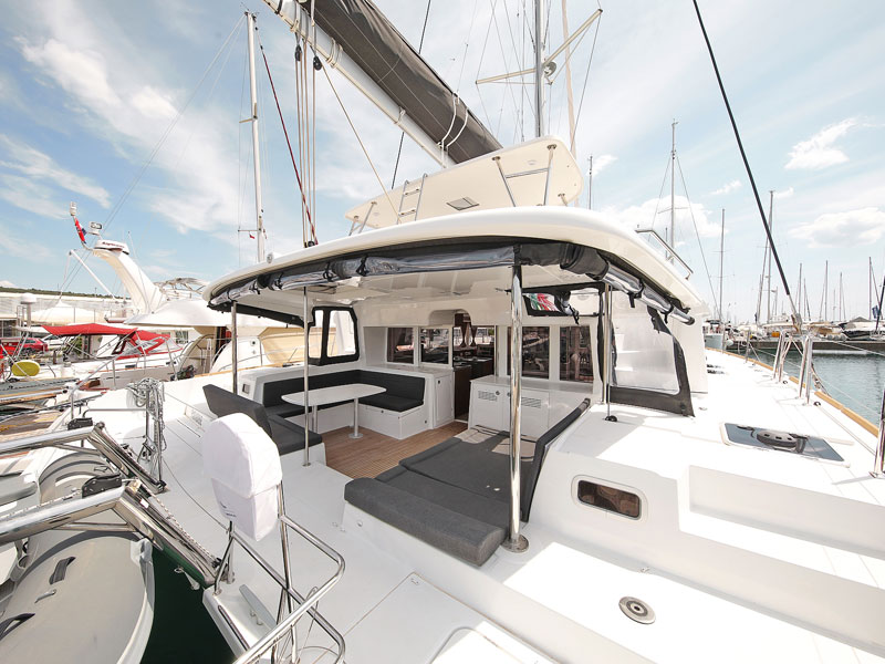 Lagoon 450 F — photo 24