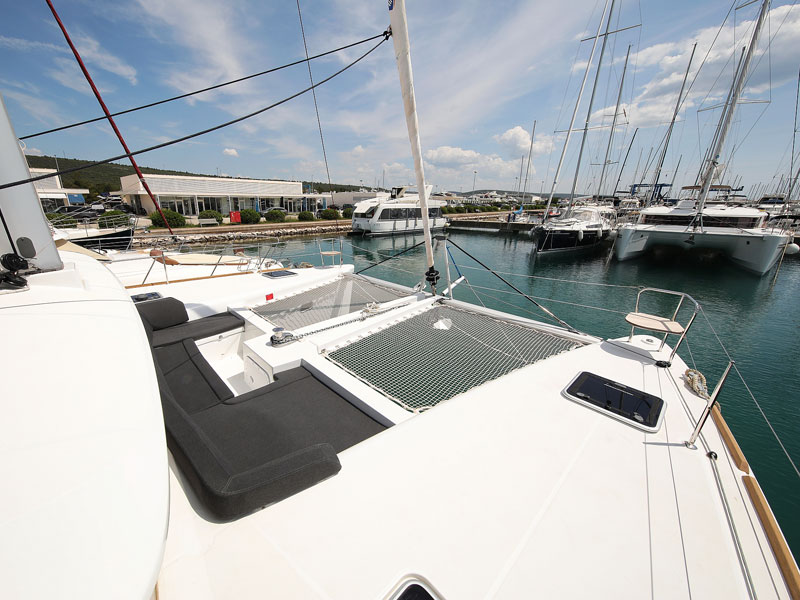 Lagoon 450 F — photo 15