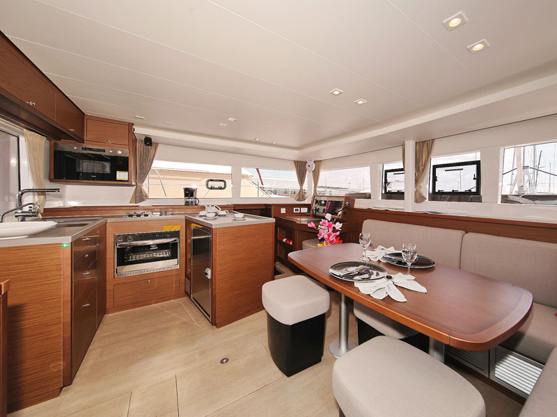 Lagoon 450 F — photo 33
