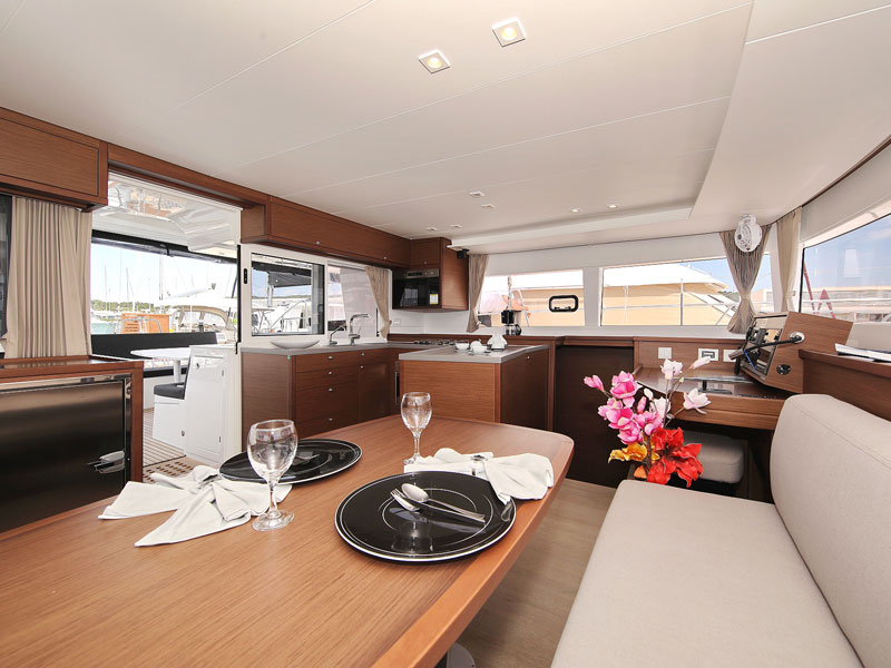 Lagoon 450 F — photo 43