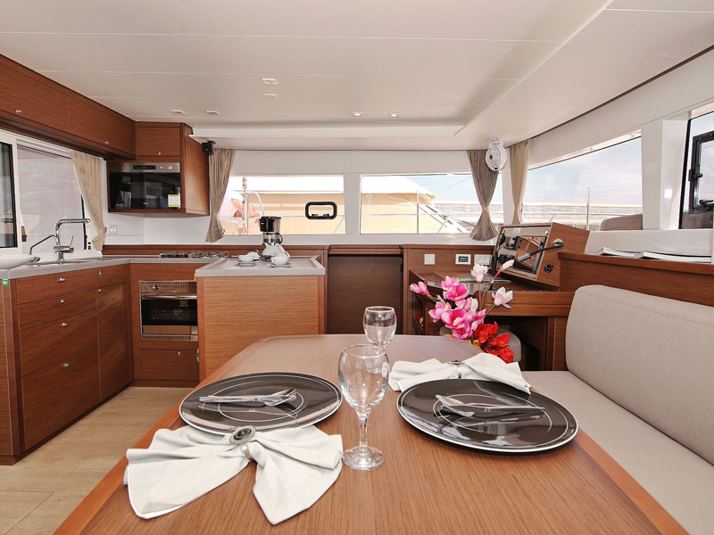 Lagoon 450 F — photo 4
