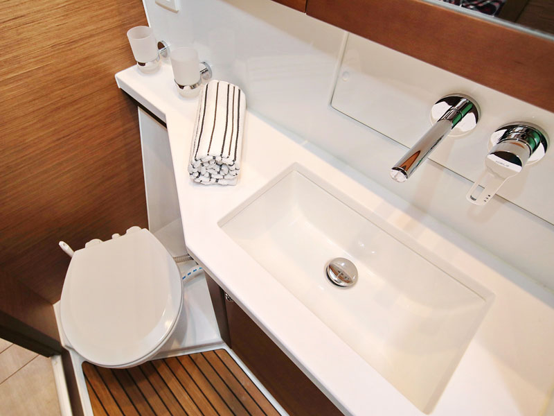 Lagoon 450 F — photo 39