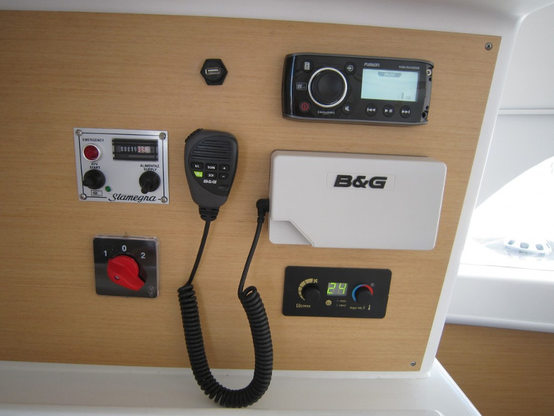 Lagoon 380 — photo 4