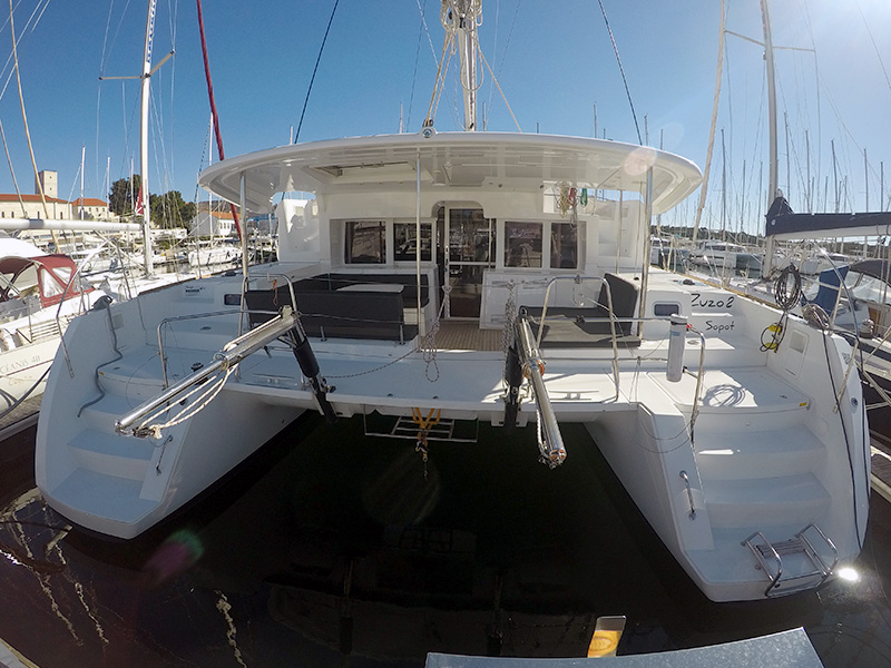 Lagoon 450 — photo 3