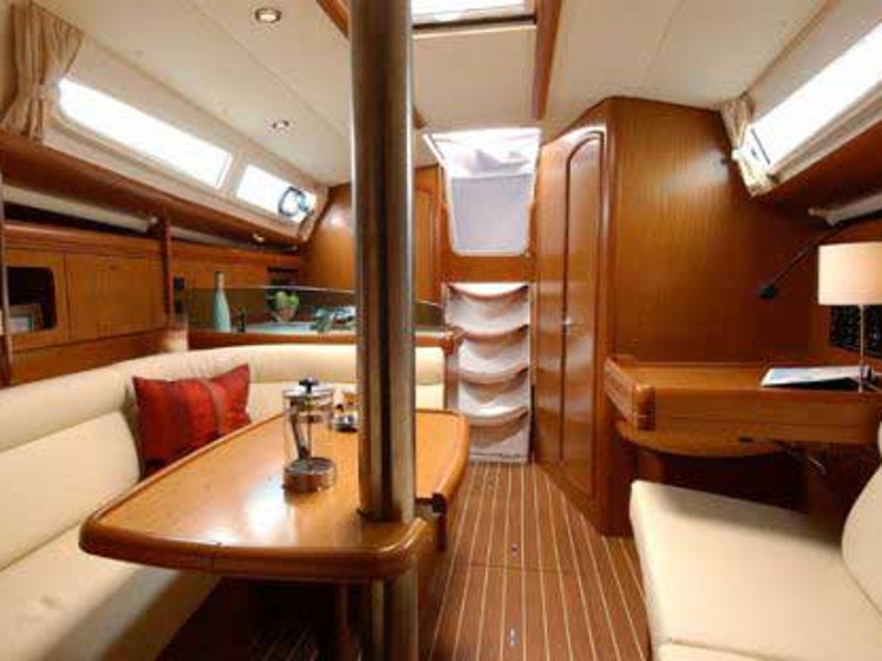 Sun Odyssey 36i — photo 12