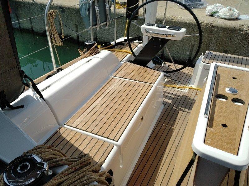 DUFOUR 360 GL — photo 437